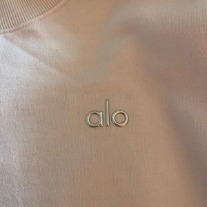 White alocade crewneck!